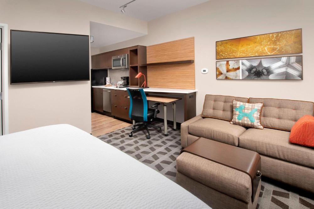 King Studio with Sofa Bed interior
