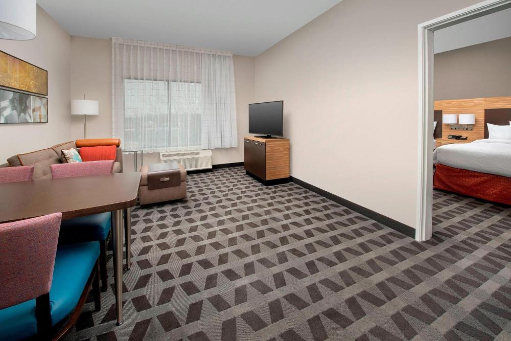 One-Bedroom Suite with Two Queen Beds and Sofa Bed interior